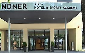 Lindner Hotel Frankfurt Sportpark, Part Of Jdv By Hyatt Fráncfort del Meno Exterior photo